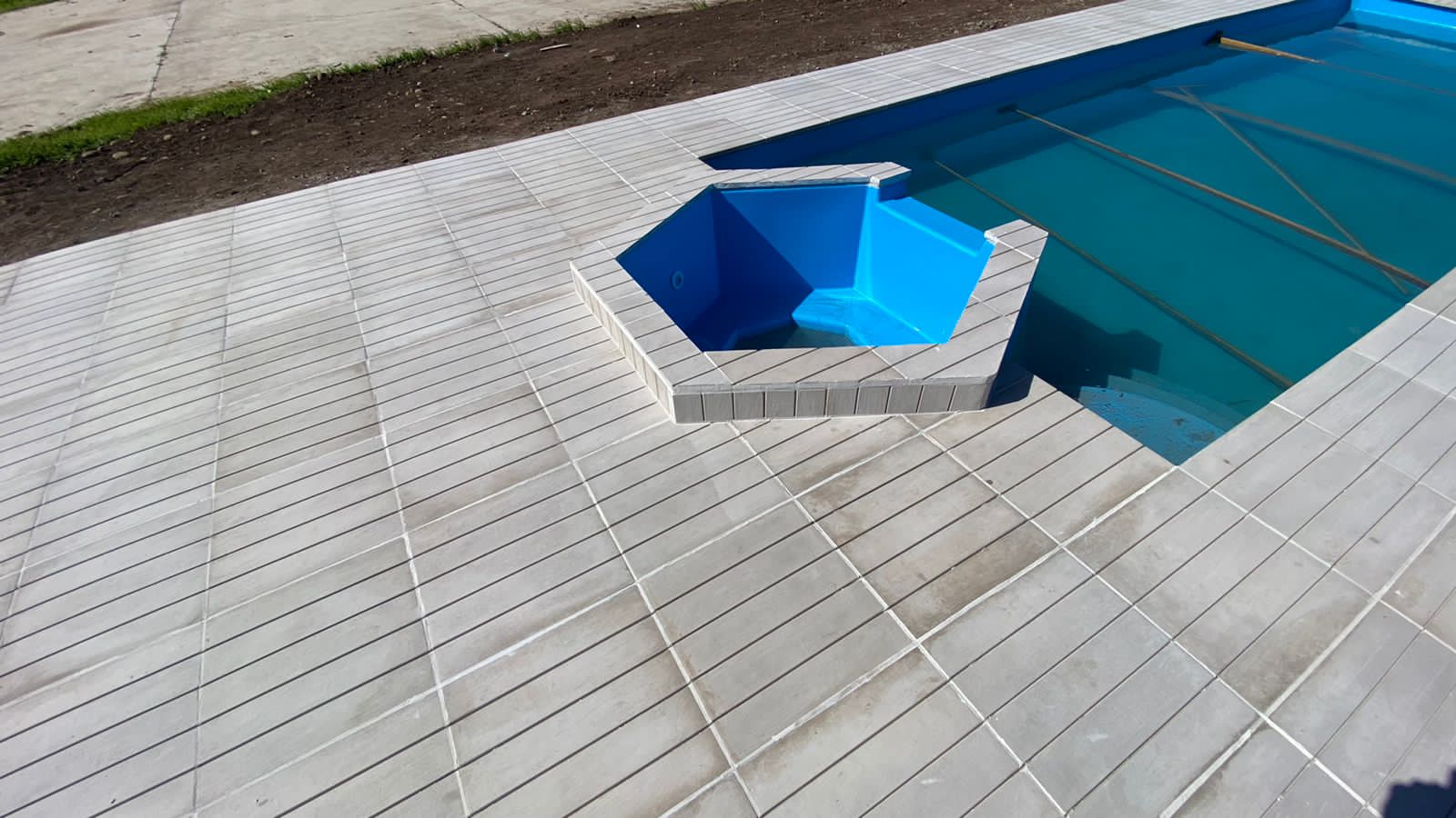 Mosaico vítreo en piscina
