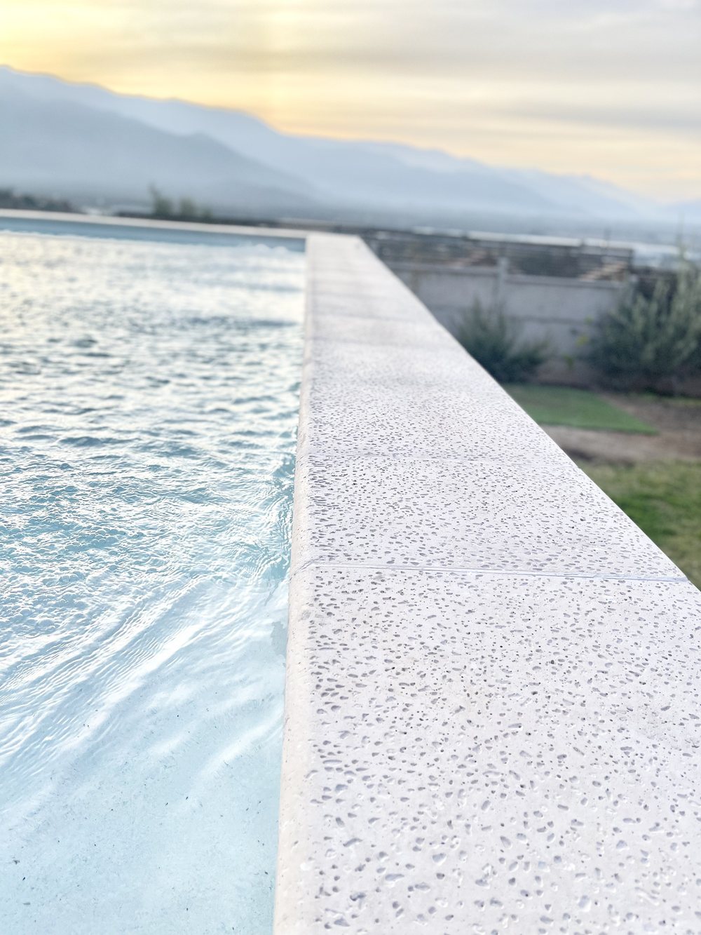 Detalle de terminación en piscina Multipiscinas