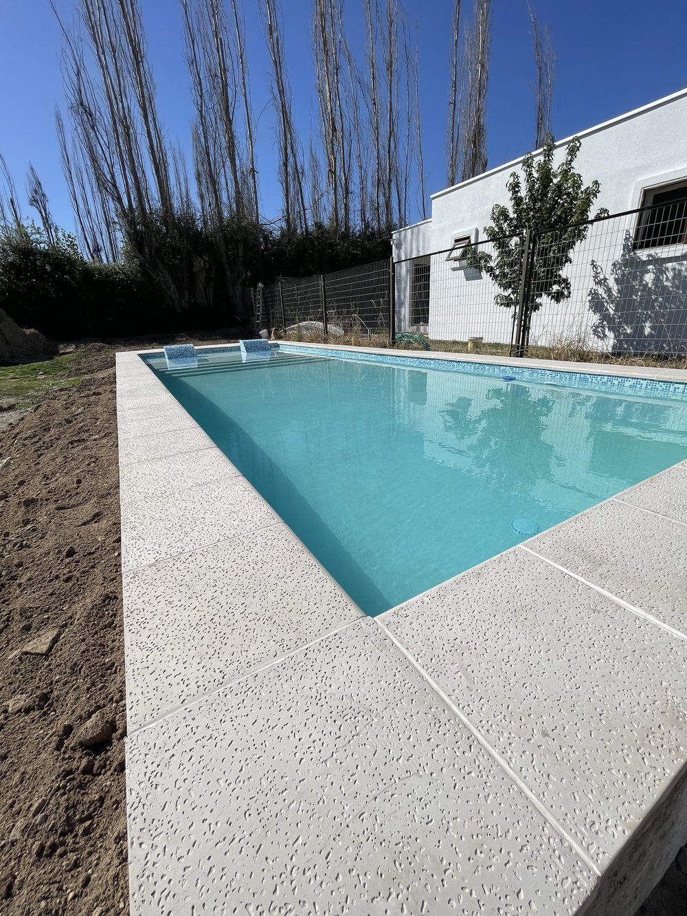 Detalle de terminación en piscina Multipiscinas