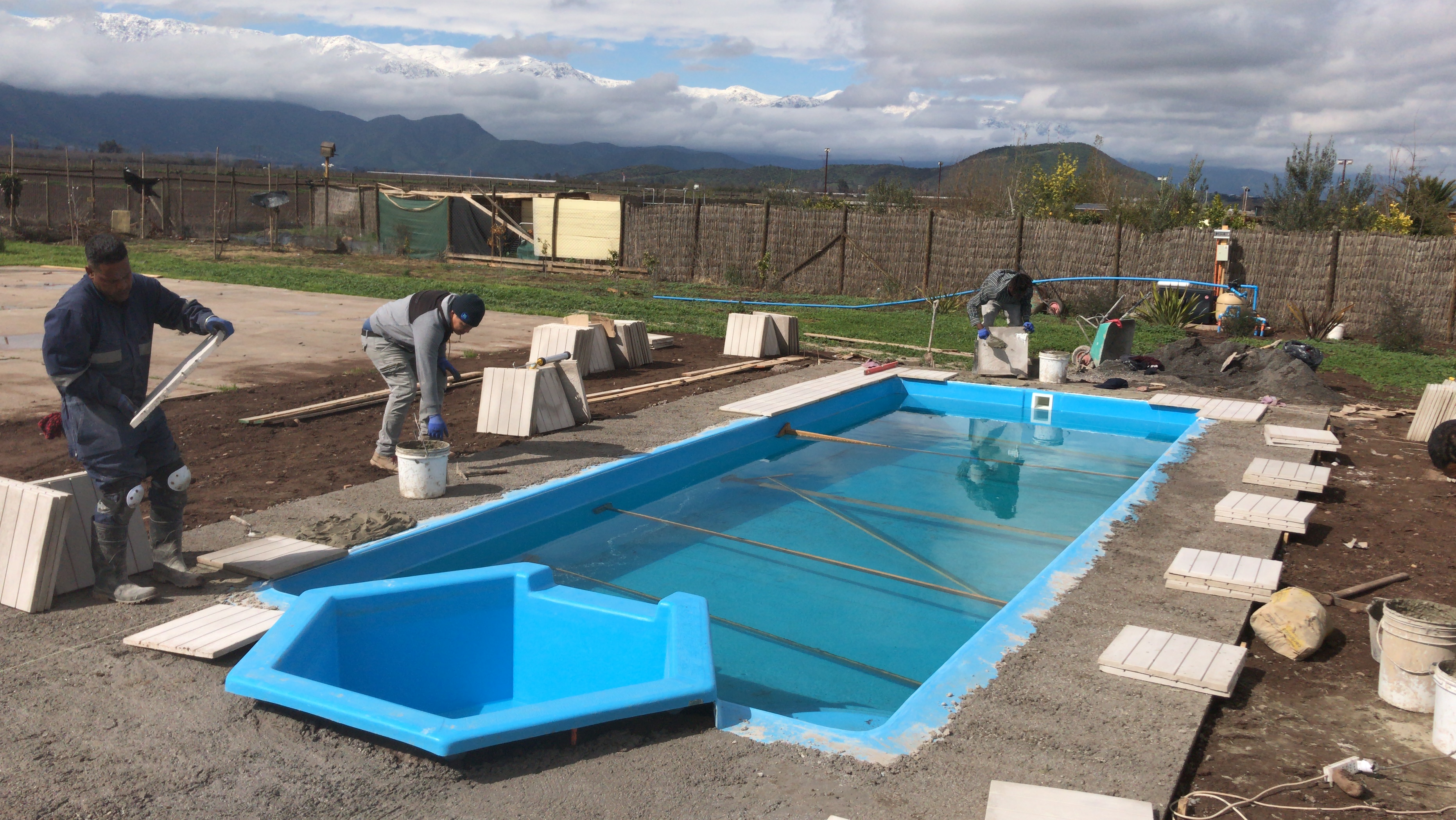 Instalación de bordes de piscinas